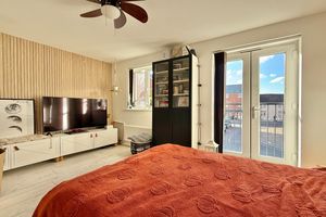 Lounge- click for photo gallery